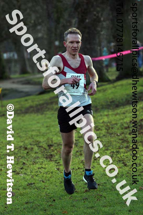 Morpeth Harriers 11k Road Race on New Year's Day. Photo: David T. Hewitson/Sports for All Pics